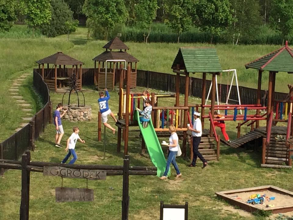 Hotel Stara Stajnia Pleszew Luaran gambar